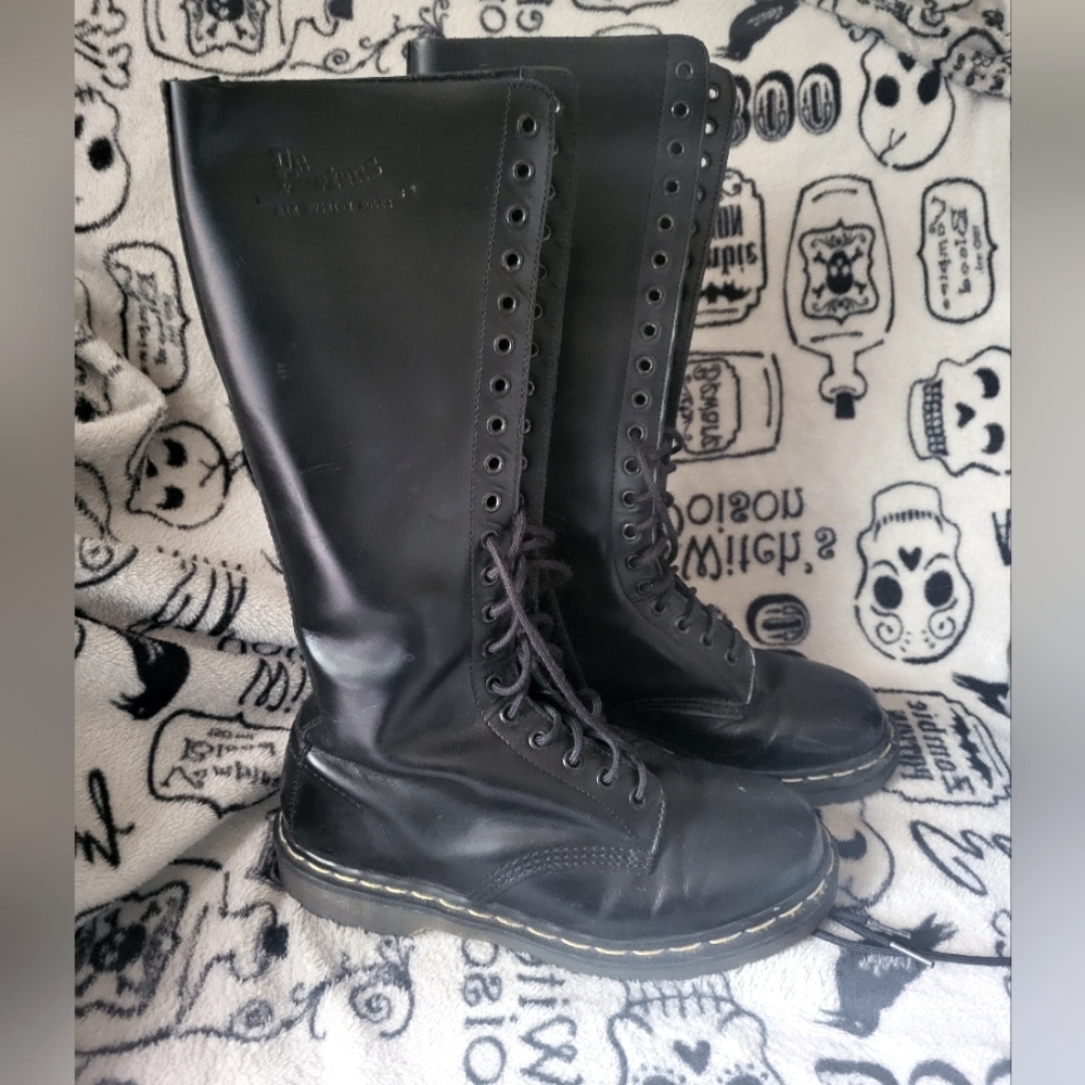 20 eye black Dr. Martens